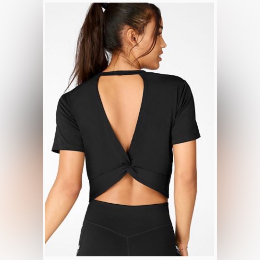 NWOT Fabletics Maya Powertouch Light Twist Back Tee